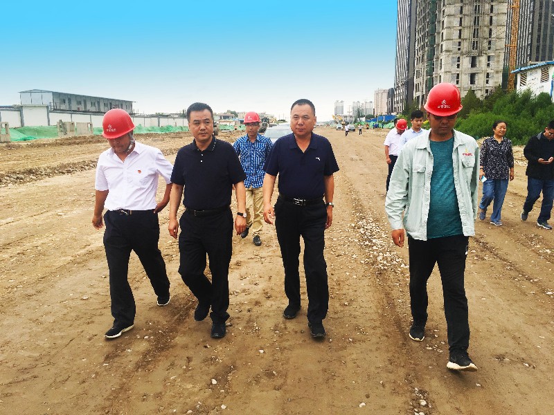 副總經(jīng)理孟康榮調研北二環(huán) (8).jpg