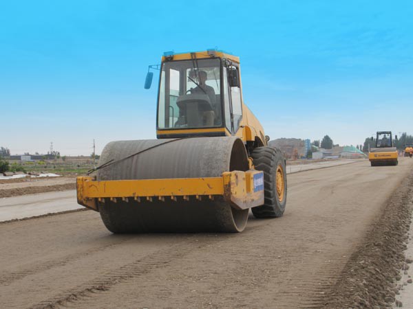 攻堅(jiān)克難搶工期 喜迎國(guó)慶獻(xiàn)厚禮 武威北二環(huán)項(xiàng)目施工如火如荼進(jìn)行