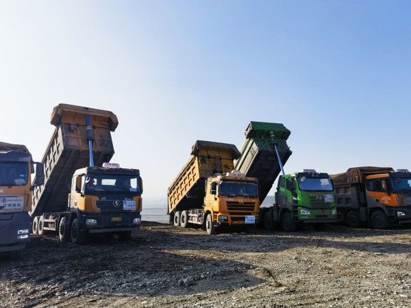 【“三抓三促”行動進行時】  甘肅建投路橋工程有限公司烏魯木齊機場改擴建土方工程項目有序推進